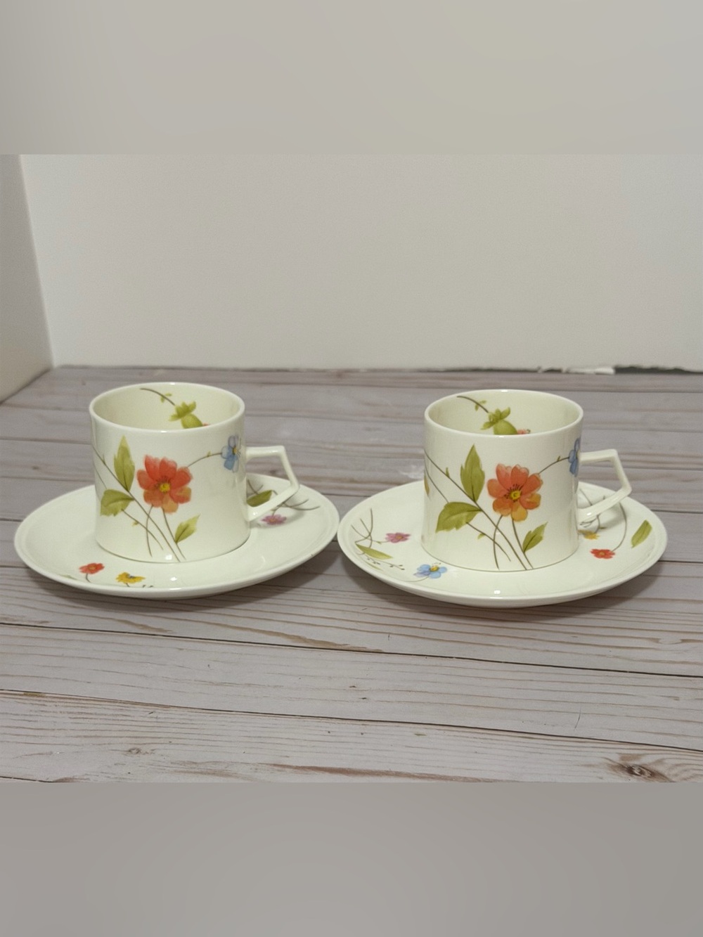 Mikasa Bone China Narumi Japan JUST FLOWERS A4182 Lot of 2 Cup & Saucer Sets